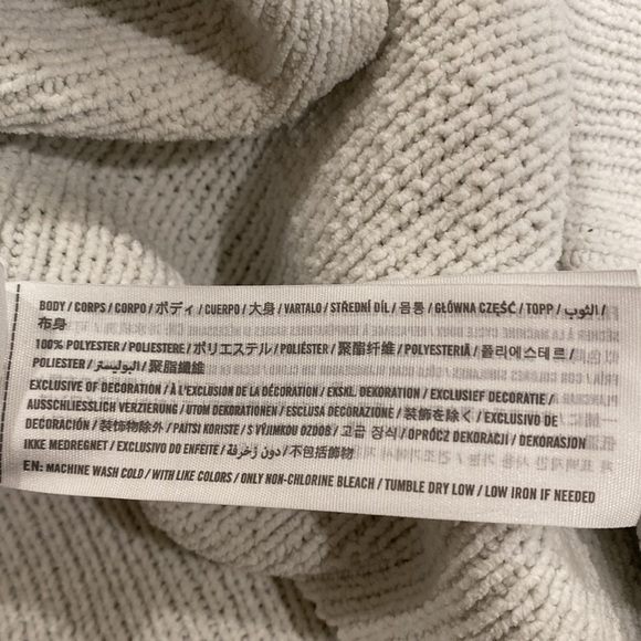 Abercrombie & Fitch Chenille Soft Sweater Ivory Gray Color Size Medium - Picture 5 of 9